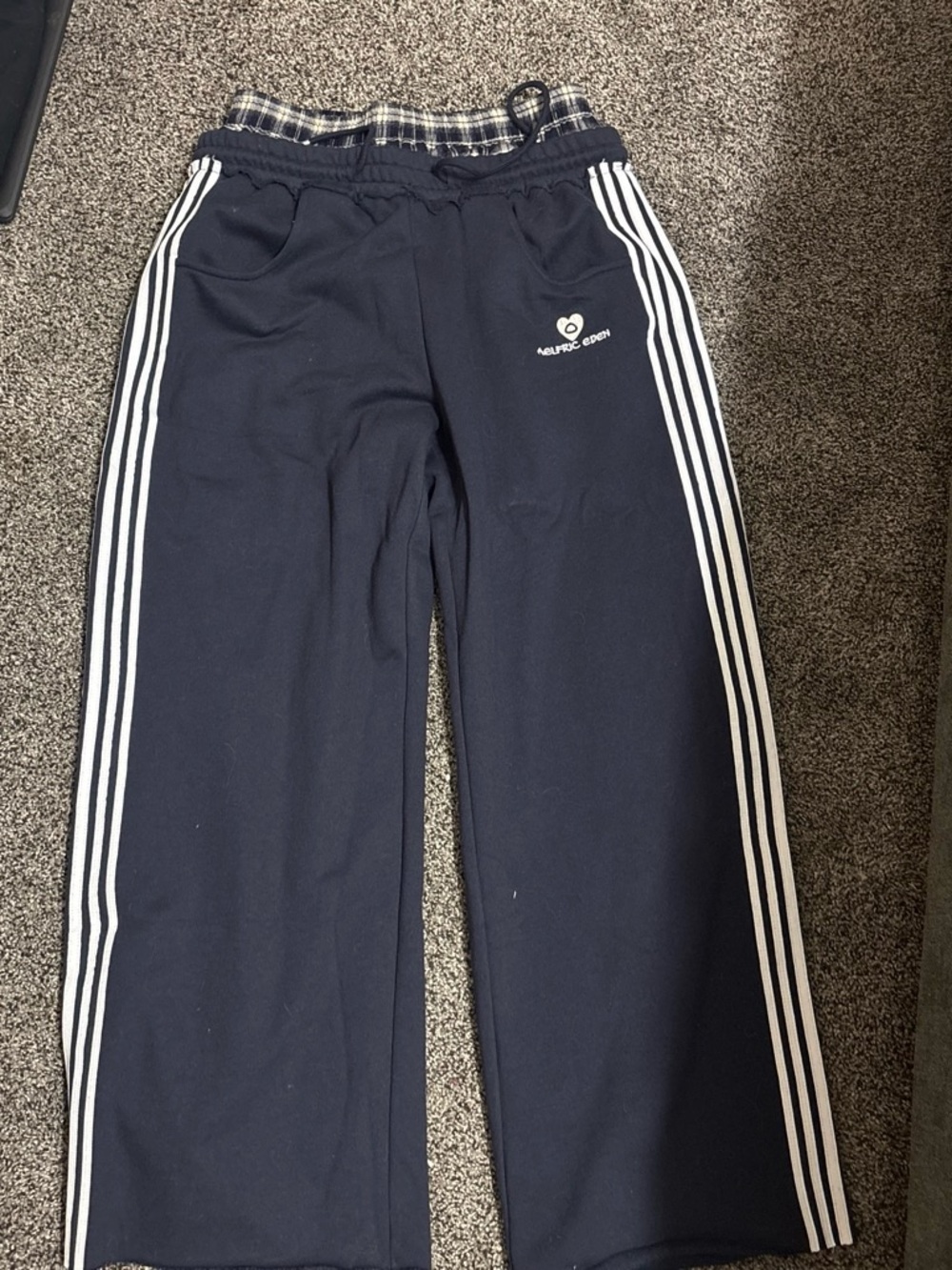 Aelfric Eden Navy Sweatpants with White Side Stripes Men’s small